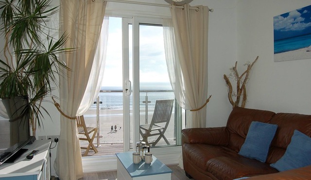 Chwerthin Y Mor Beach House