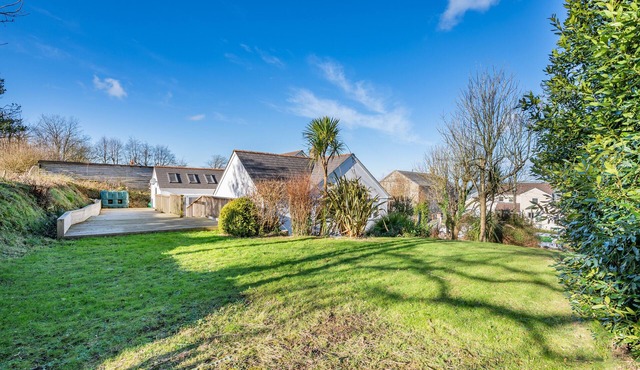 Chyvarloe - Five Bedroom House, Sleeps 10 in Mitchell