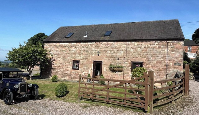Classy Cosy Rustic Barn Alton Towers Peaks in WHISTON
