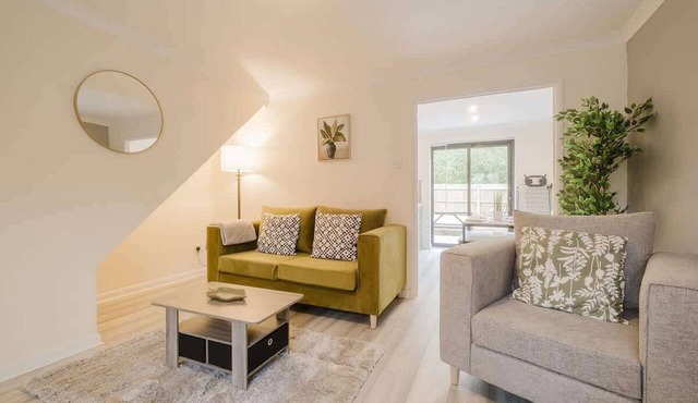 Comfortable 3 Bedroom Home With Parking in Milton Keynes