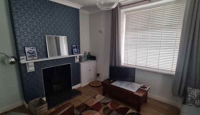 Comfortable house in centre of Penarth - double driveway and garden.