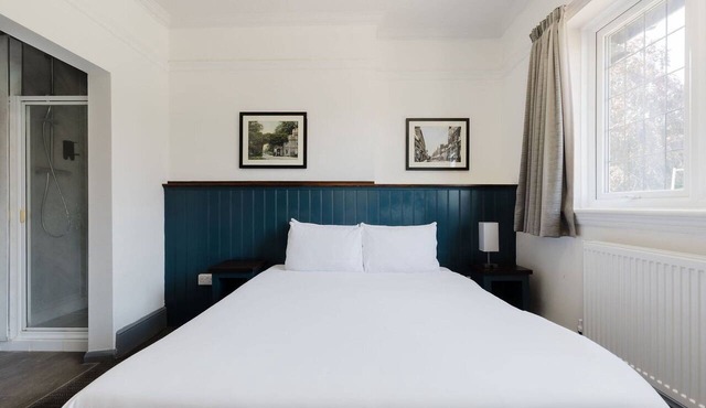 Comfortable Twin Room with Private Bathroom