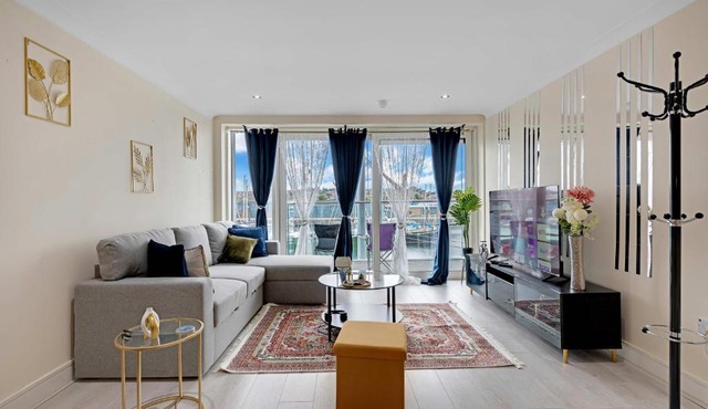 Comfortzone Rentals Ipswich Marina1 2Bed Apt