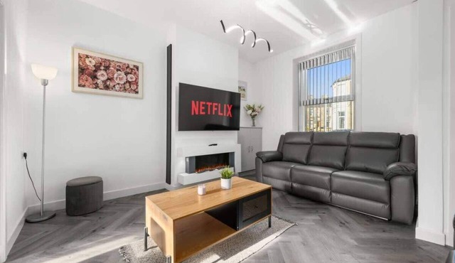 Contemporary 2BR Retreat | Great Harwood