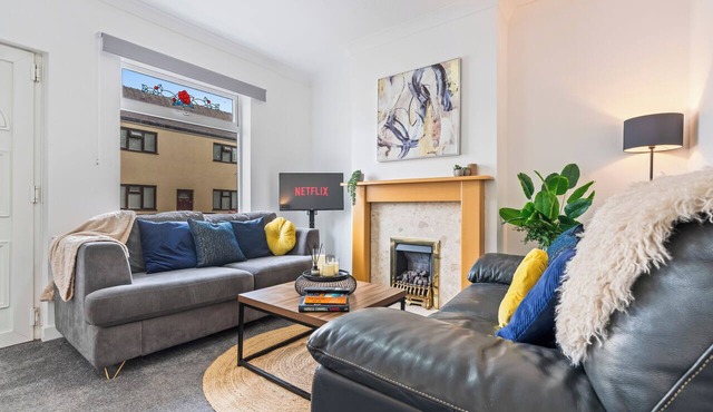 Contractor Accommodation in Cannock - Sleeps 5 in Cannock
