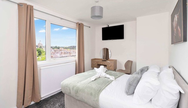 Contractor Friendly Hawick Apt, Parking, Sleeps 5 in Scottish Borders