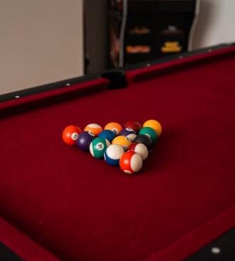 Contractor-Friendly 3-Bed, Games Room, Pool Table!