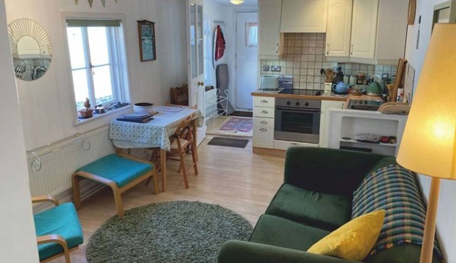 Cosy Bolthole close to Town centre