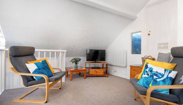 Cosy duplex apartment for two in a charming period-style complex in Paignton.