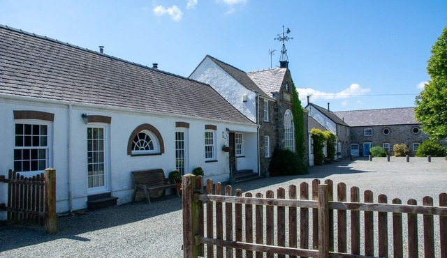 Cosy Luxury Cottage | Hot Tub | Private Estate