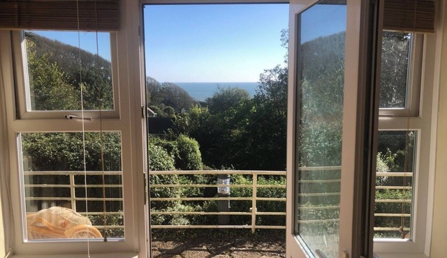 Cosy Warren - with Ocean View and Secluded Garden - plus Savings on Ferry Travel