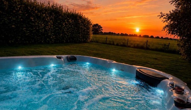 Country View House with Hot tub -Norfolk Broads
