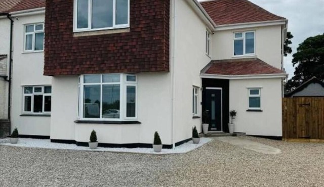 Crescent House - Amazing Coastal Escape