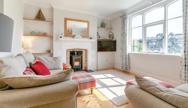 Daisy Cottage — Character & Comfort near Beer Beach