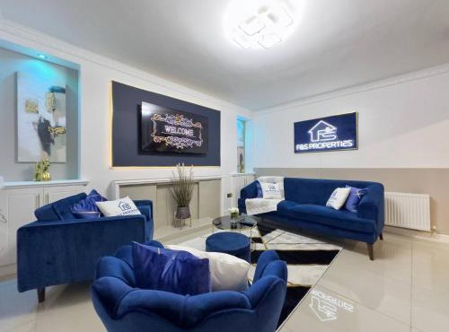 Dashing & Distinctive Dwelling Sleep 5 Crew 3BR