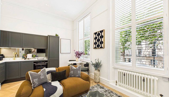 Designer Holland Park Apartment