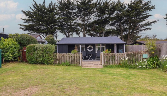 DINGLE DELL, family friendly, country holiday cottage in Croyde