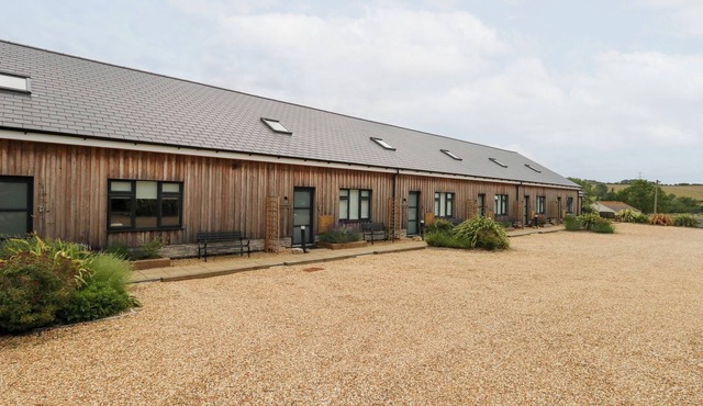 DIRDALE, pet friendly, with a garden in Weymouth