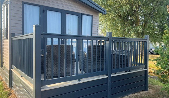 DJD ,Country Style Luxury Lodge, Manor Park Sleeps 4