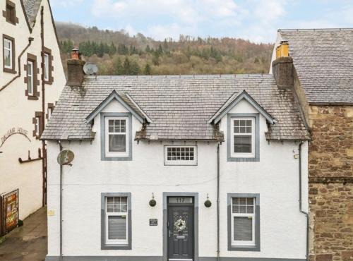 Dunella Traditional Cottage
