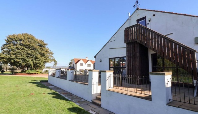 East Cottage, Rillington