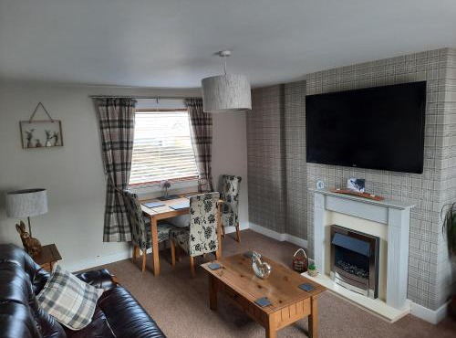 Ella's Hoose