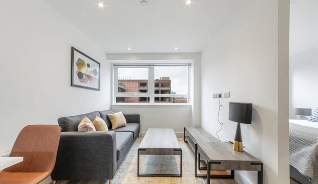 Fantastic Contemporary Studio in East Grinstead