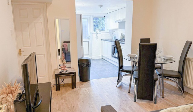 Finsbury Park 1BDR Apt w/Garden, Paid Parking near Emirates Stadium & Islington