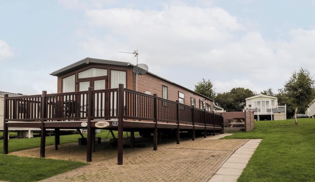 FLOWER STONE, pet friendly, country holiday cottage in West Thirston