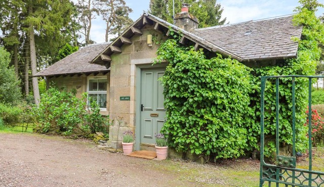 Gate Lodge in West Calder