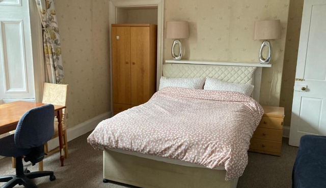 Gilmore Flat in Edinburgh