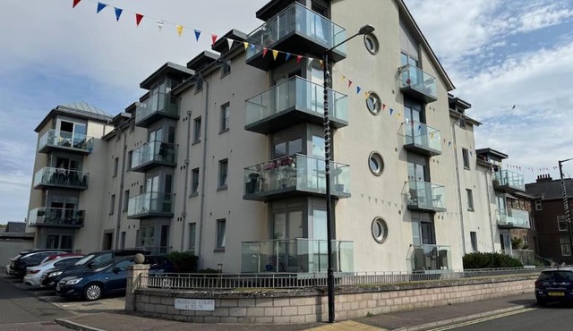 Golf Links Seafront Serviced Apartment in Angus