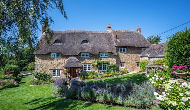 Gorgeous character Cottage on the edge of the Cotswolds