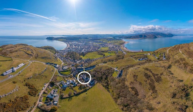 Great Orme Cottage, Llandudno - The Best of Rural & Coast!