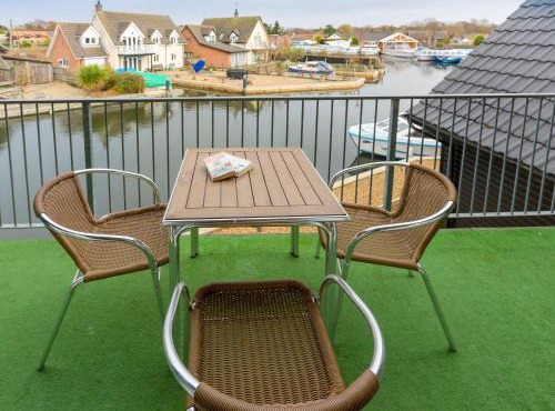 Grebe in Wroxham