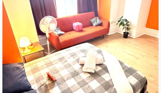 Ground Floor Studio - Willesden Green - Sleeps 4