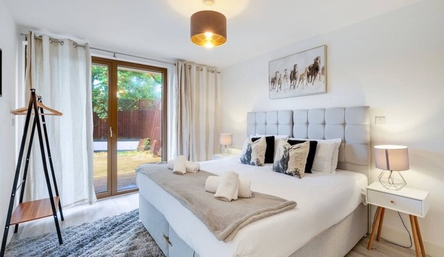 Harry Potter | Garden Flat | Free Parking | 2 Bed