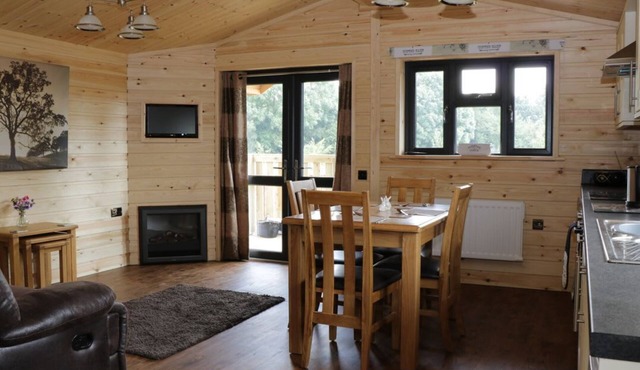 HAYFIELDS - Charming Double Bedroom
