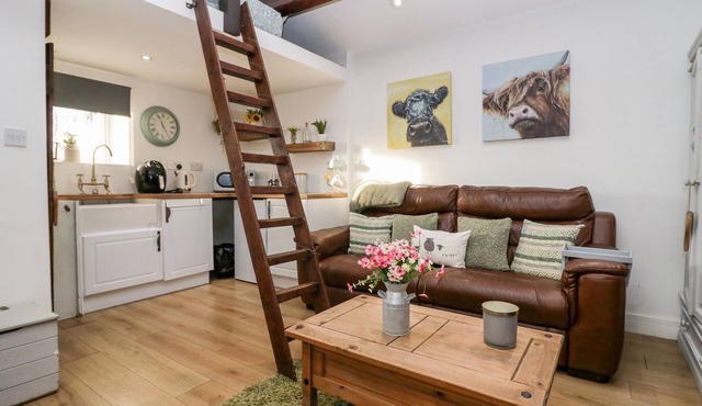 High Wreah Bolt Hole