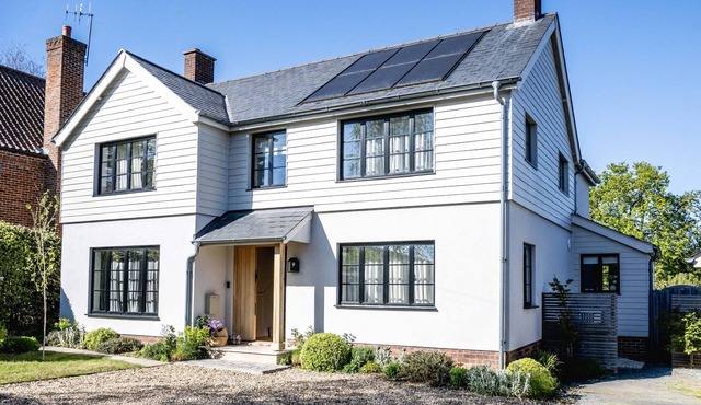 Hilltop - a house that sleeps 7 guests in 4 bedrooms