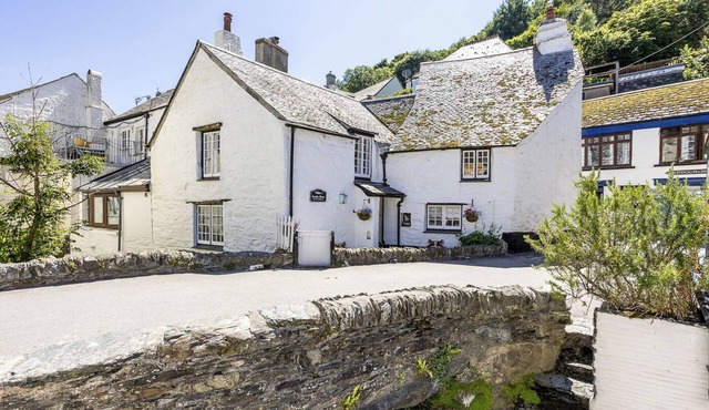 Historic Polperro Cottage on the Water's Edge