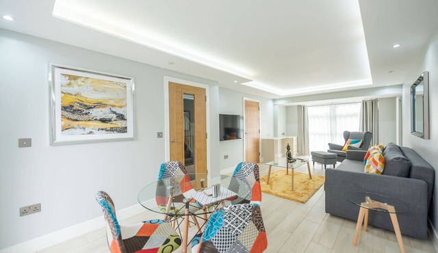 Holiday Home with Garden & Parking