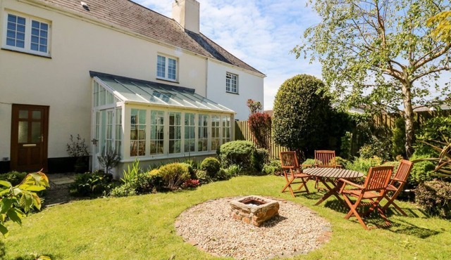 Home Farm Cottage, Fremington, Devon