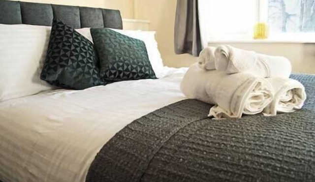 Host & Stay | Clacton Waves