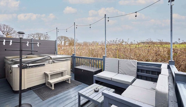 Host & Stay | Long View Lodge