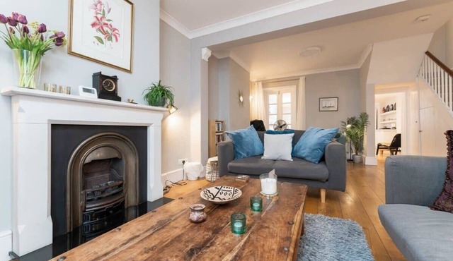 Host & Stay | Temple Street Townhouse