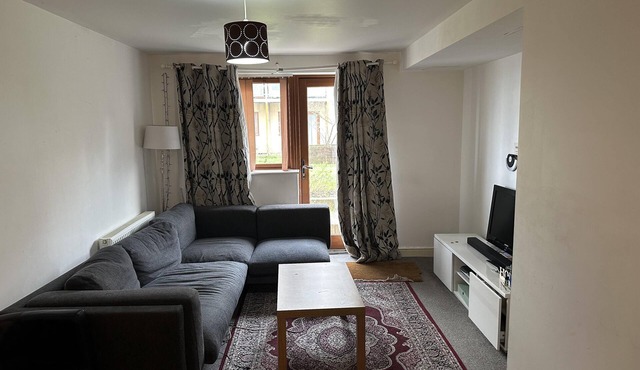 Immaculate 2-bed Apartment in Greenhithe in Greenhithe