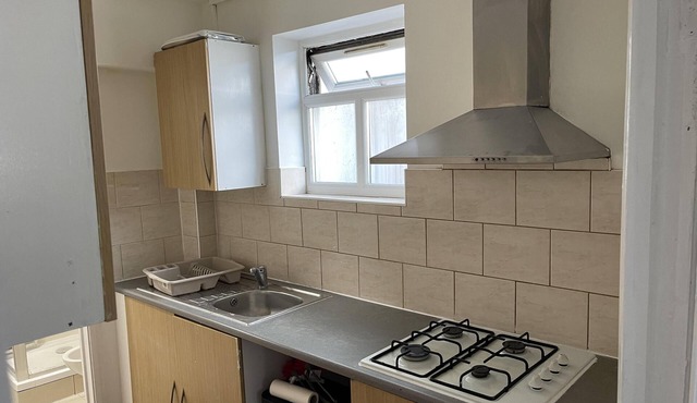 Inviting 2-bed Apartment Near Heathrow