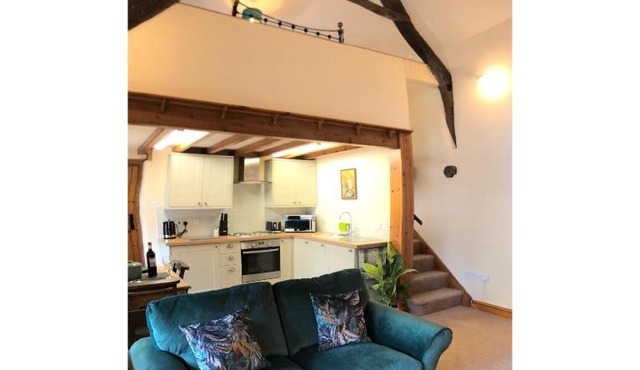 Jitty Cottage - Open Plan with Gallery Bedroom