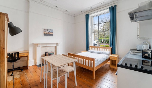 Kitchenette Double Room with Shared Bathroom